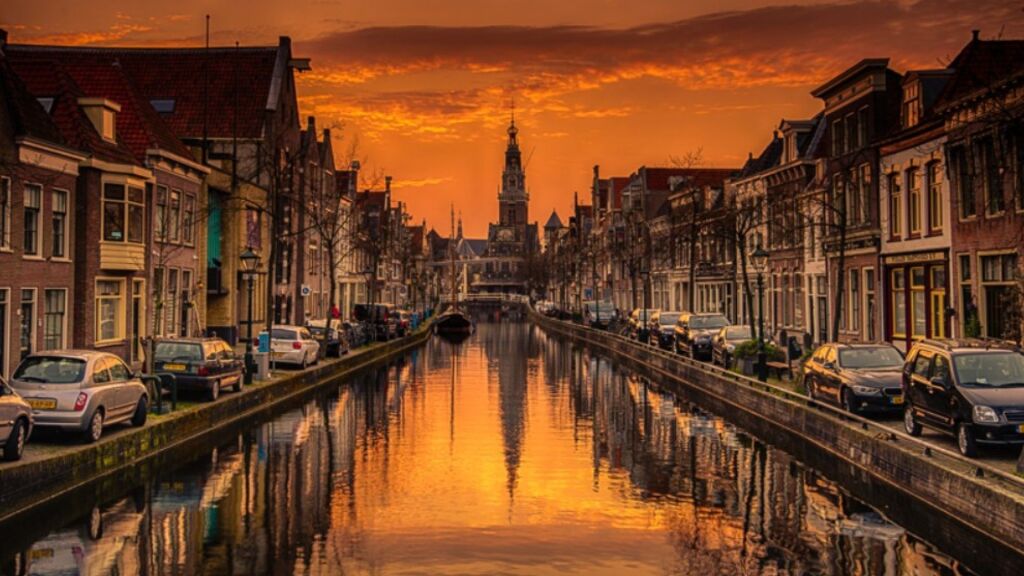 Marcel Witte fotografeert zijn Alkmaar aan de randen van de dag