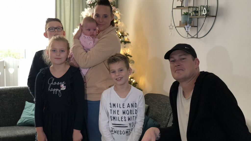 Pakket vol verrassingen voor arme gezinnen: 