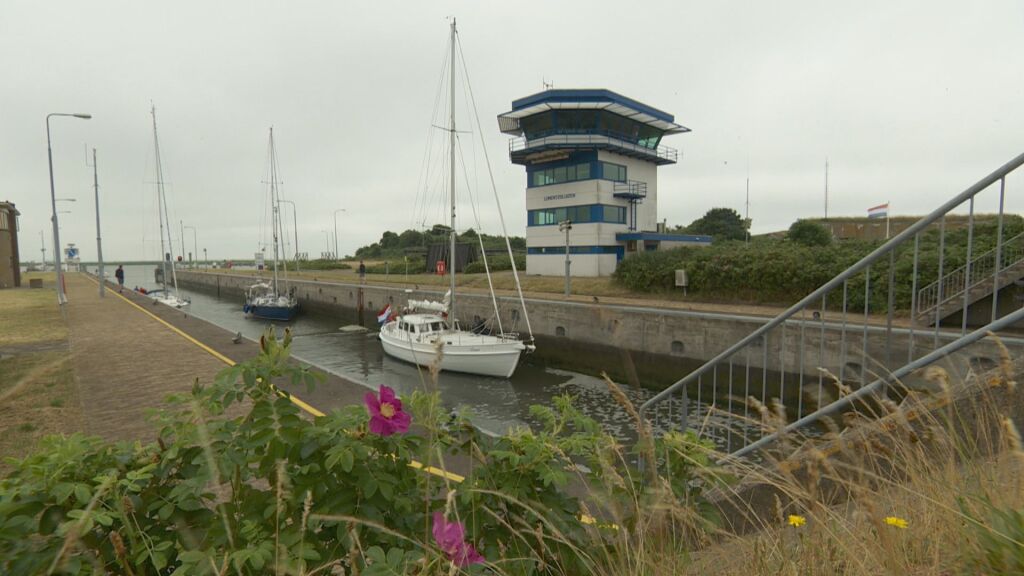 Bedrijfsleven maakt met 26 miljoen financiering sluis Kornwerderzand rond