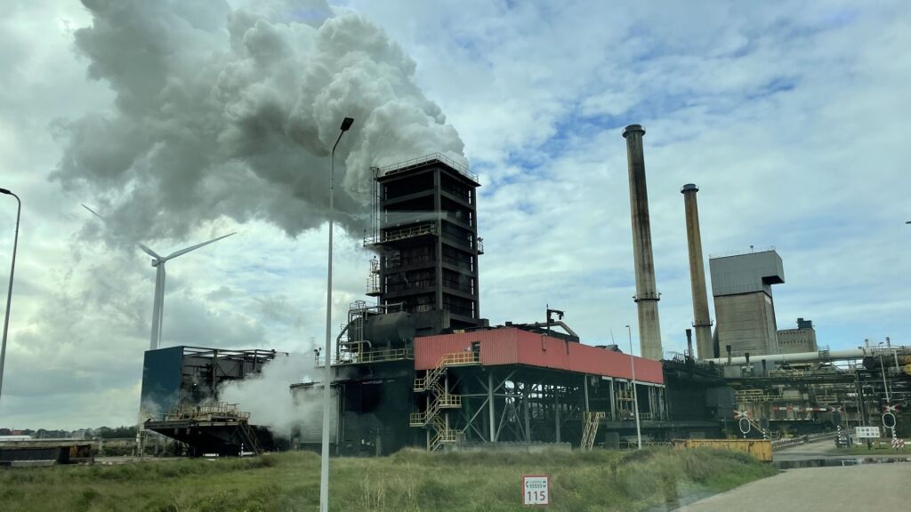 van Tata Steel om werknemers bij cameratoezicht op kooksfabriek