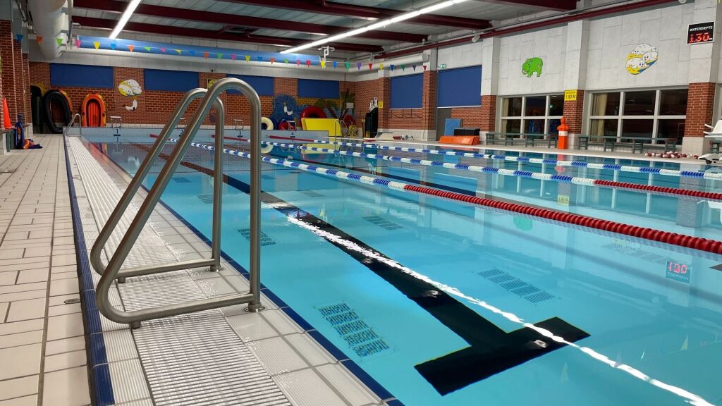 Oud-Tweede Kamerlid wil PvdA uit coalitie Oldambt om kwestie sportcomplex Finsterwolde