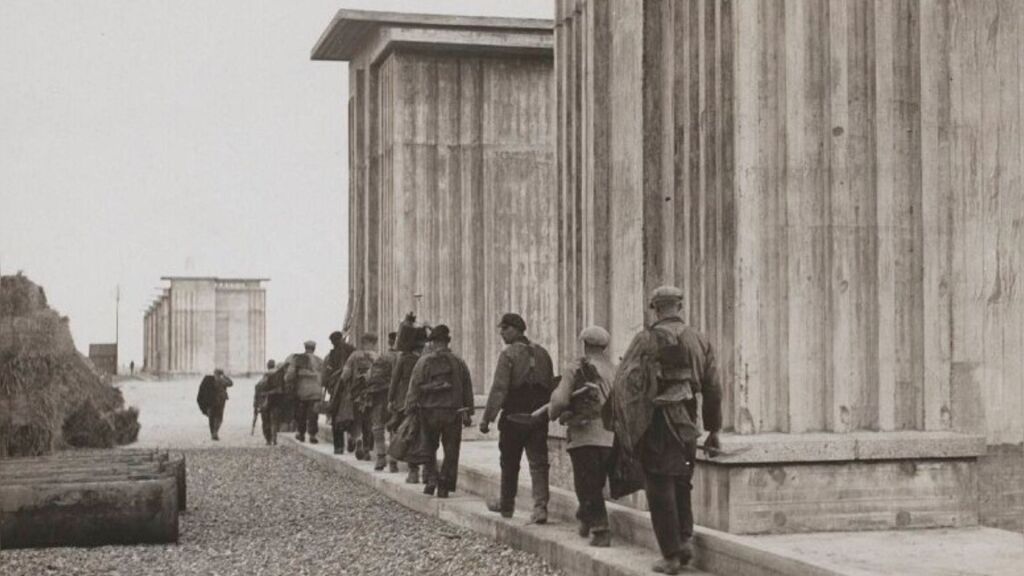 Gedenkteken voor arbeiders die omkwamen bij de aanleg van de Afsluitdijk