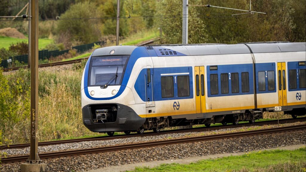 Trein neemt verkeerde 'afslag' en rijdt andere kant op