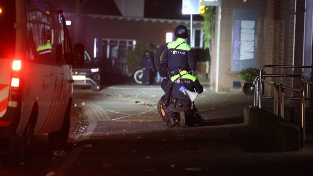 Agenten doen aangifte van poging tot doodslag
