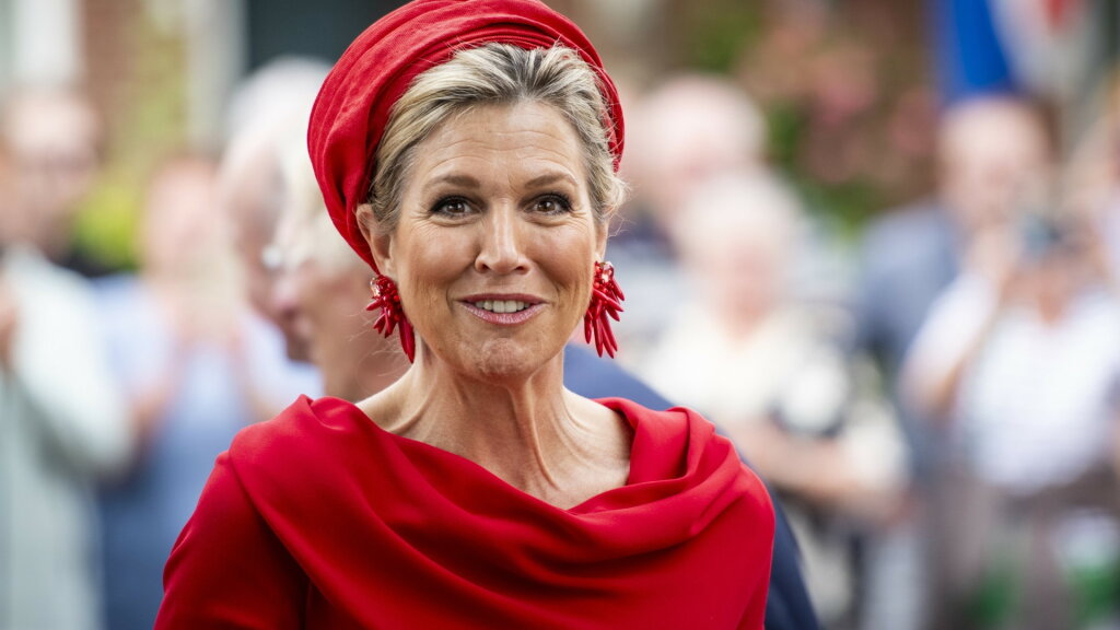 Koningin Máxima opent vernieuwd Museum Hindeloopen: 