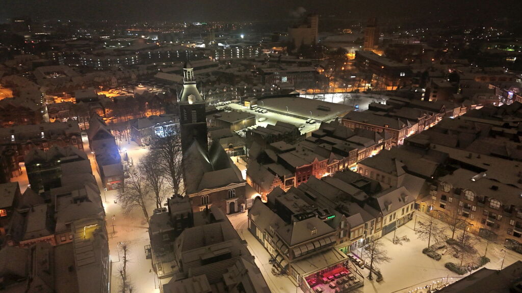 Drenthe wordt wakker in een witte wereld, code geel vanwege gladheid