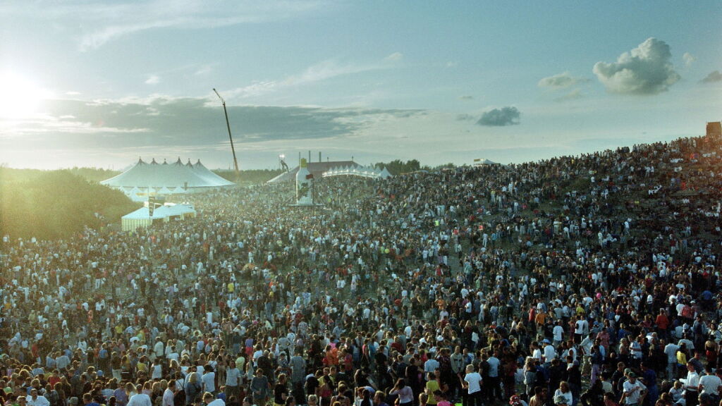 Hoe DJ Dimitri in 2001 als buurman van Dance Valley verkleumde ravers liet schuilen