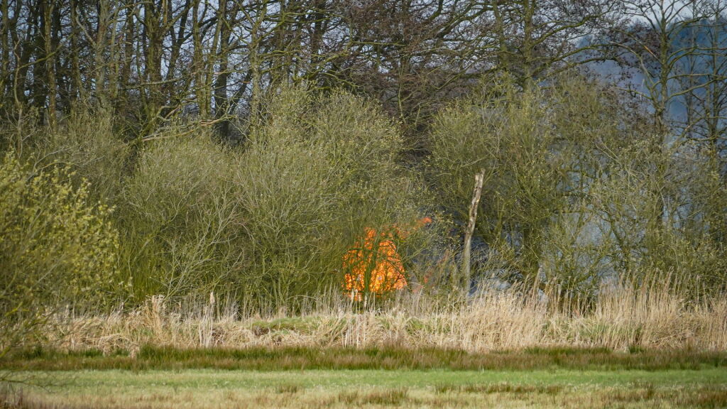 Natuurbranden bij Okkenveen en Elim, politie onderzoekt mogelijke brandstichting