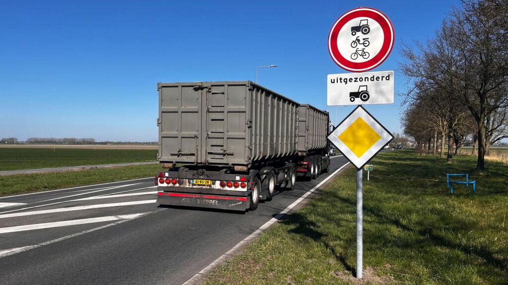 Tractors welkom op vijf provinciale wegen: 'Reistijd voor auto's wordt soms iets langer'