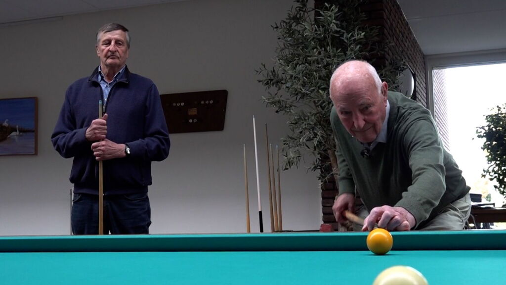 ‘Erg verdrietig’, biljarttafel en zelfs koffietafel moeten weg uit seniorenflat