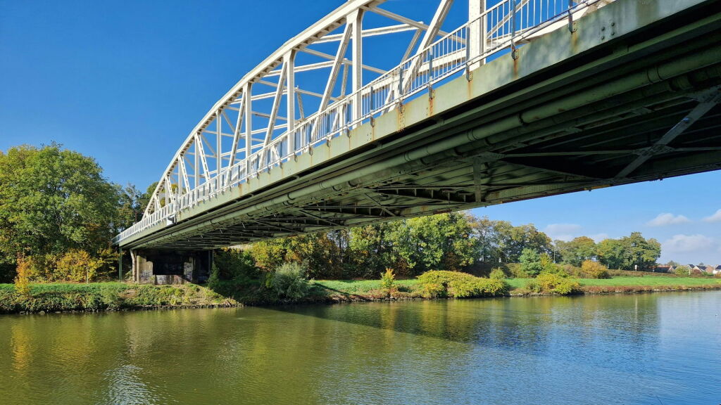 Minister ziet geen noodzaak in gesprek met Rijkswaterstaat over renovatie brug Urmond