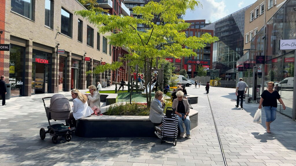 Winkelcentrum Cityplaza in Nieuwegein ontruimd om pepperspray, 1 persoon aangehouden