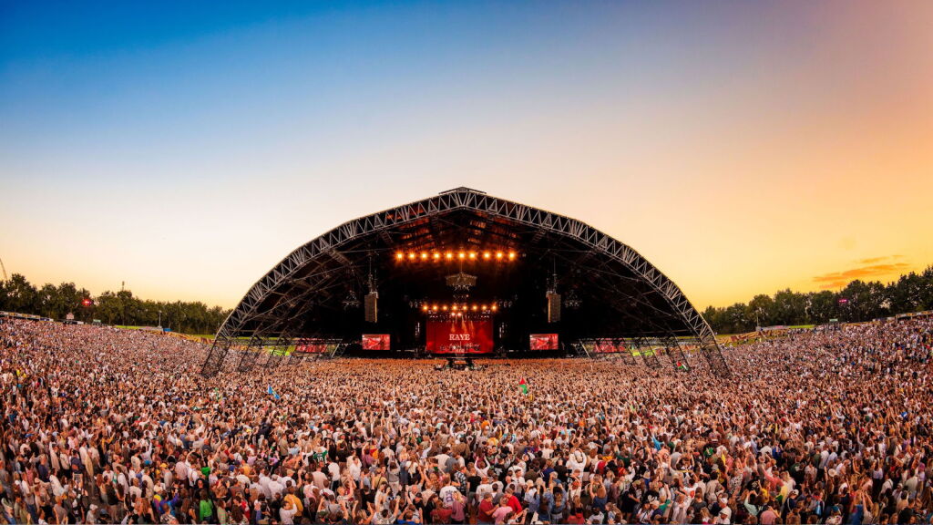 Eerste namen van de artiesten Lowlands bekendgemaakt, kaartjes opnieuw duurder