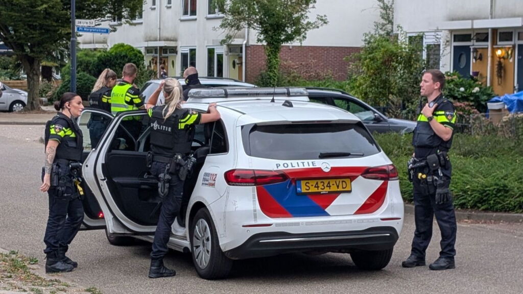 Verdachten burenruzie weer thuis: geen vuurwapen maar mes gevonden