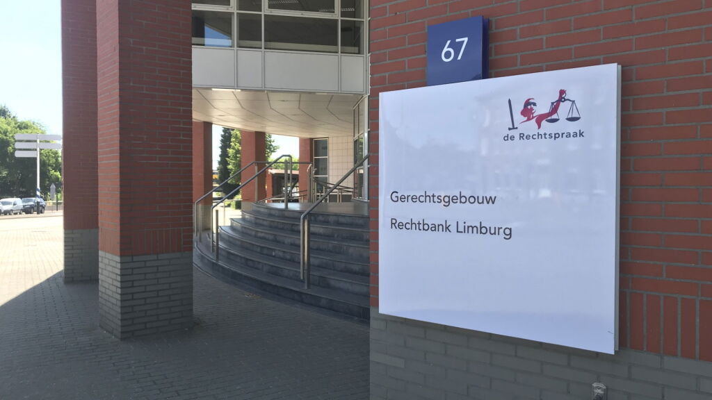 Man rijdt collega omver met werkbus na ruzie: jarenlange celstraf geëist