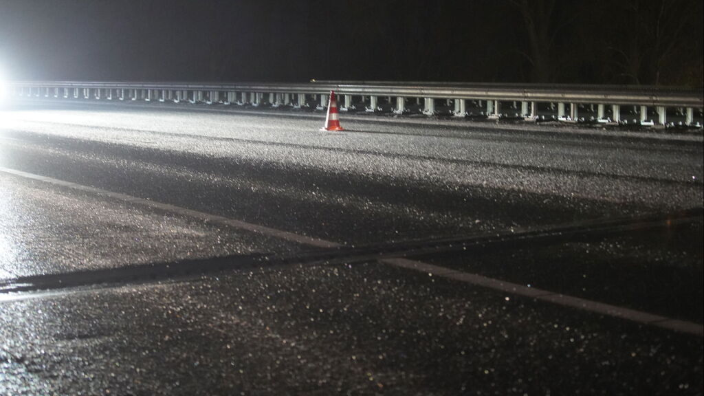 Code oranje in Overijssel vanwege verraderlijke gladheid, NL-alert in het noorden