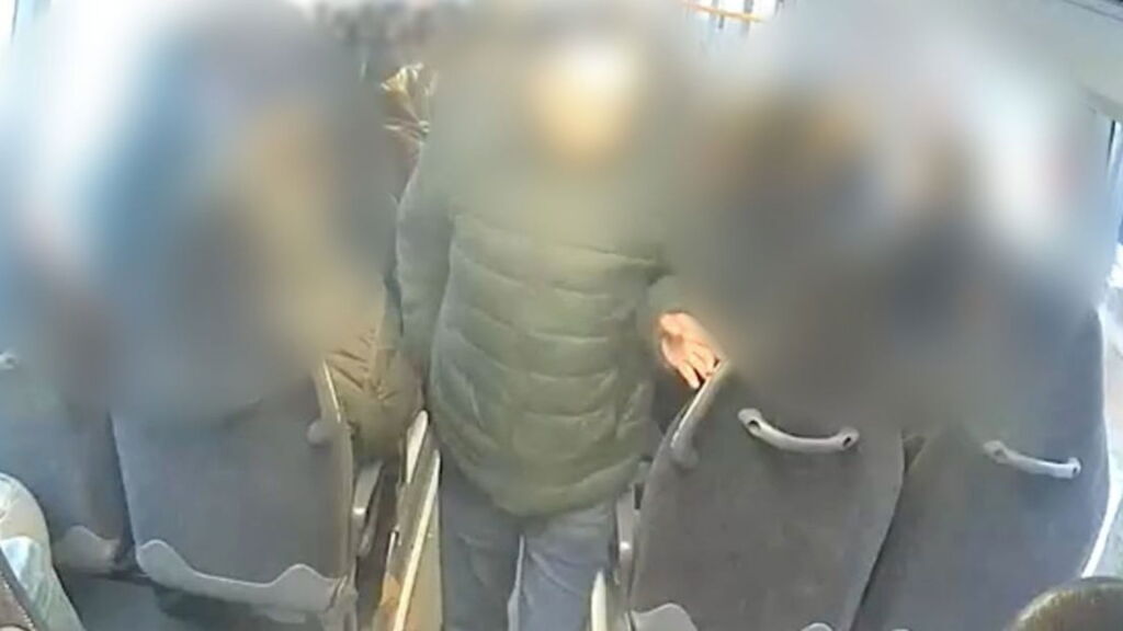 Verdachte die vrouw aanrandde in bus bij Utrecht Centraal aangehouden