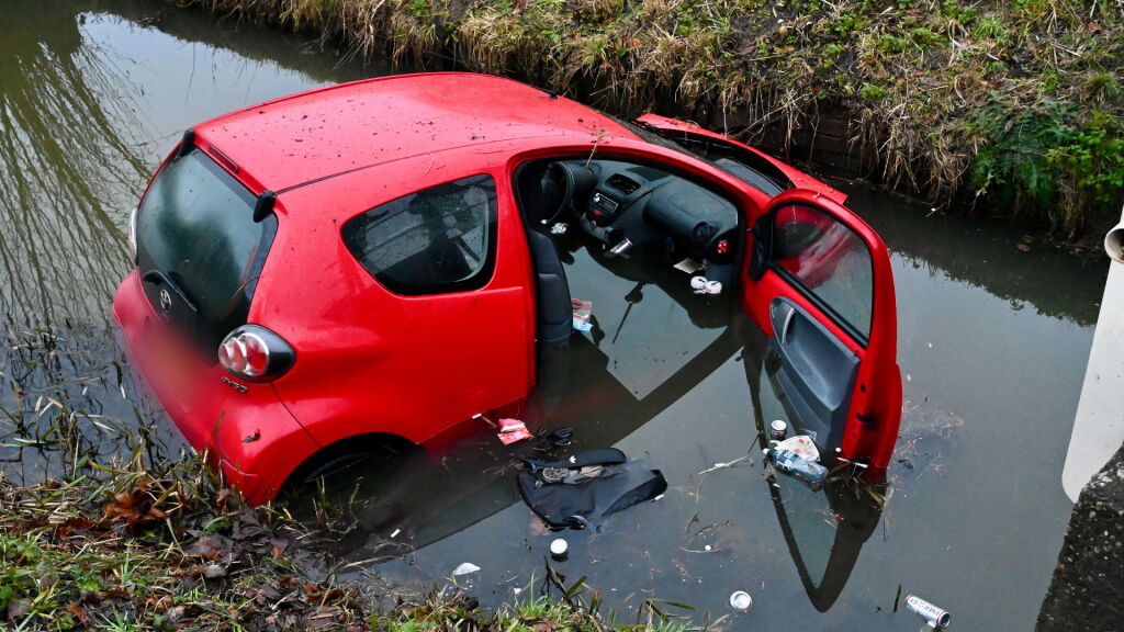112-nieuws: Auto te water, bestuurder spoorloos | Alcoholcontrole in Bunschoten