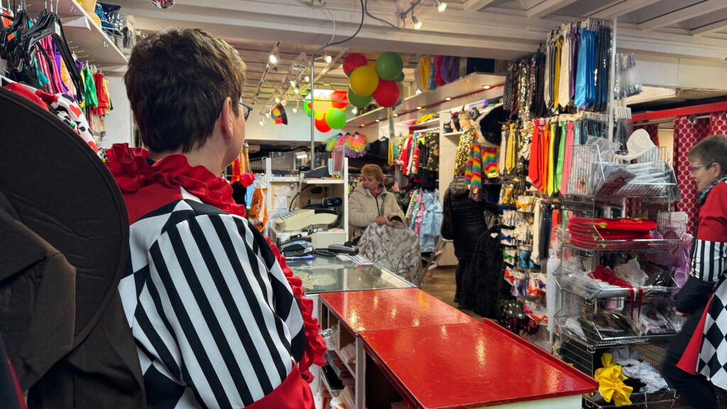 Glitters, schmink en jasjes populairder dan thema-verkleden in Venlo