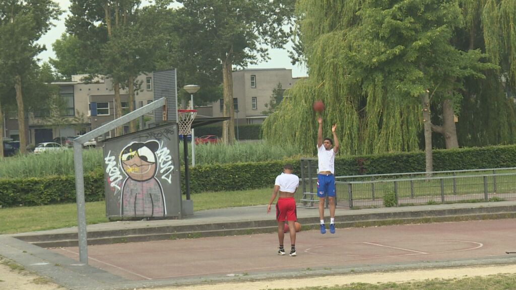 Van Almere tot de NBA: oud-trainer ziet droom Tristan Enaruna uitkomen