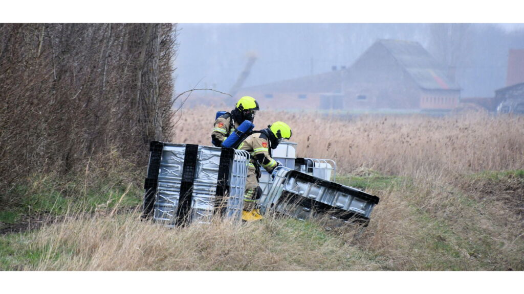 Drugsdumping in Zeeuws-Vlaamse polders, deel van vloeistof is in sloot gelekt