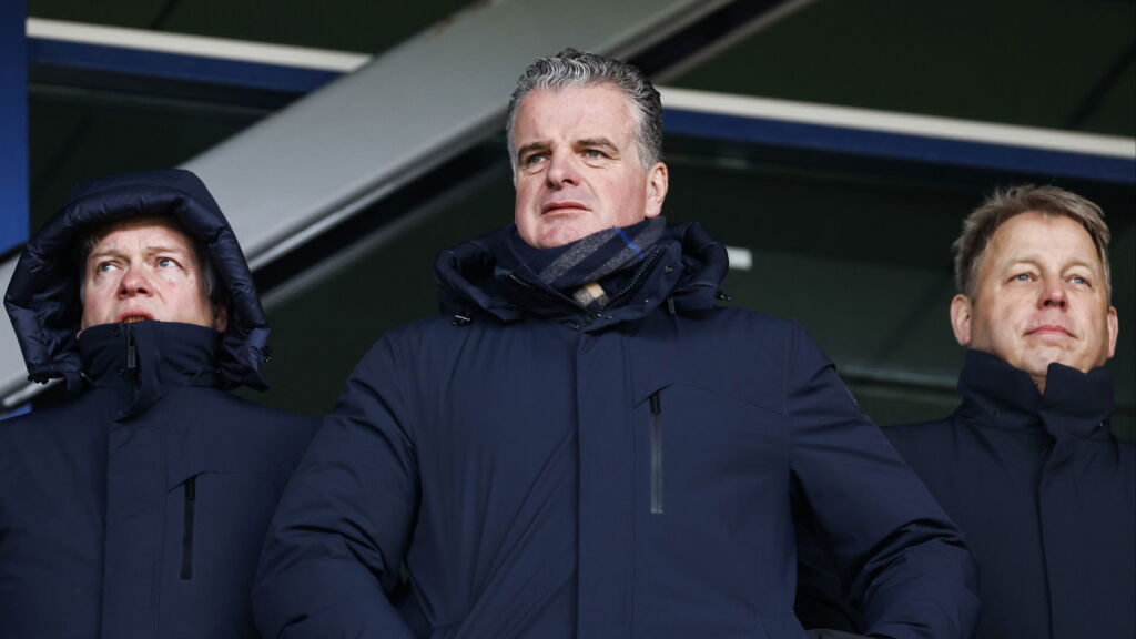 Hagenaar aangehouden voor online zetten 06-nummer Feyenoord-directeur