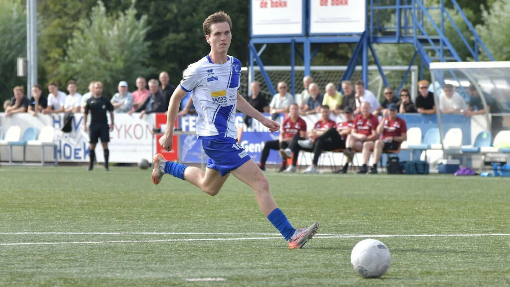 Hoek boekt dankzij Aelterman zwaarbevochten zege in Assen en ziet concurrentie falen