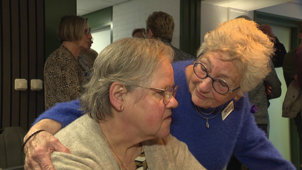 'Je hoeft hier niet te praten maar het mag', een kijkje bij het Toon Hermans Huis