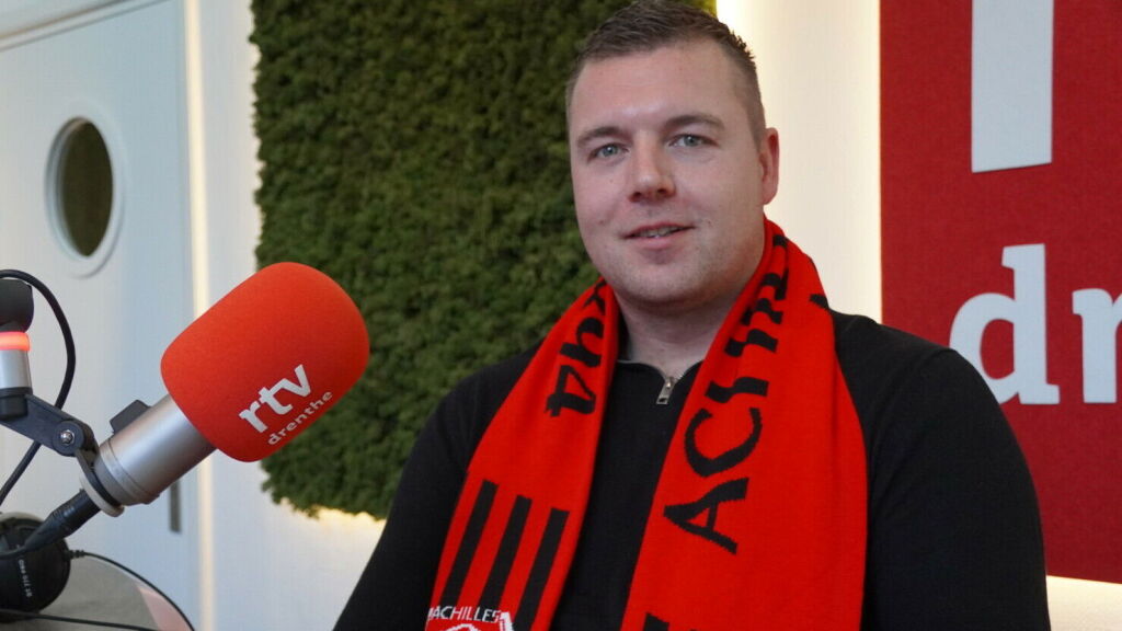 Doelman Nijland wil even geen doel meer en wordt vrachtwagenchauffeur